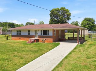 101 Mountain View Dr, Walhalla, SC 29691