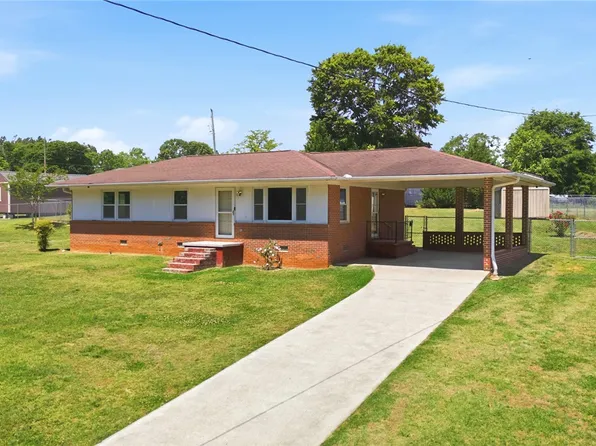 101 Mountain View Dr, Walhalla, SC 29691