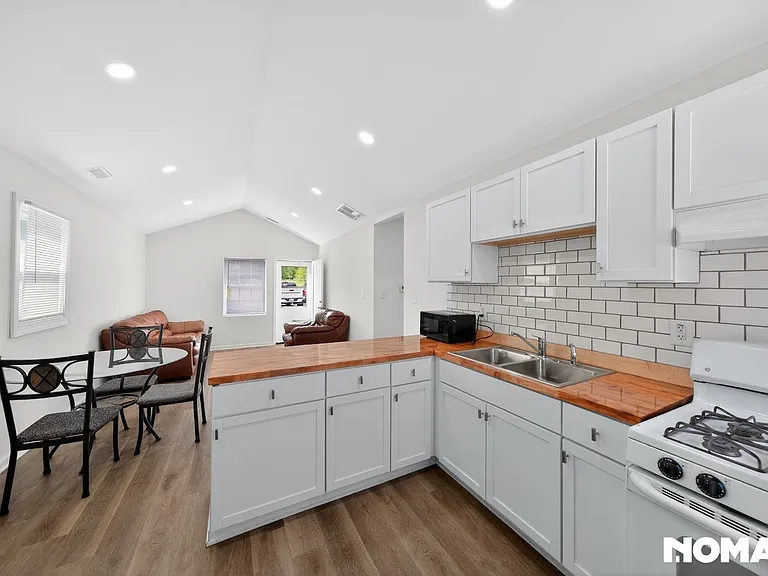 4546 Marquette Rd E — Photo 5