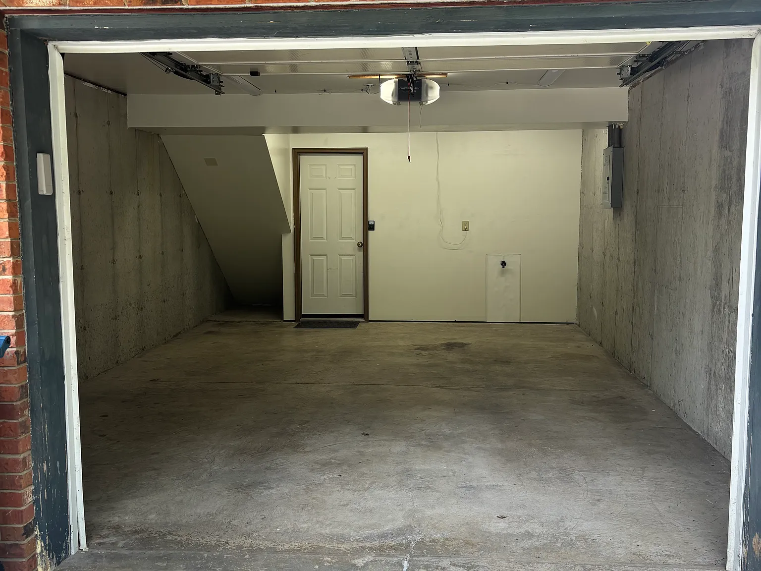 2 bed, 1.5 bath, $1,450 — Photo 2