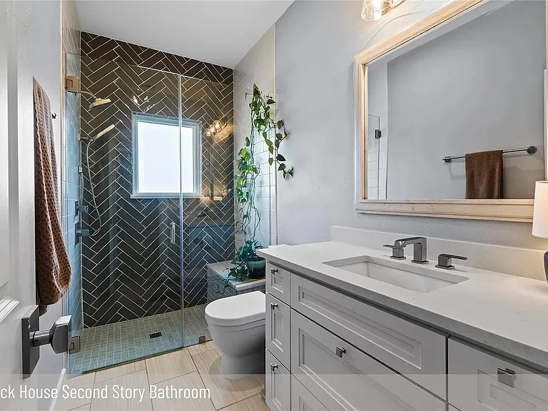 5508 Avenue G #B — Photo 7