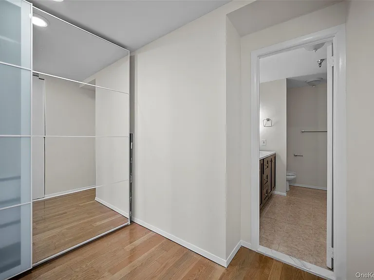 520 Ashford Ave #5 — Photo 31