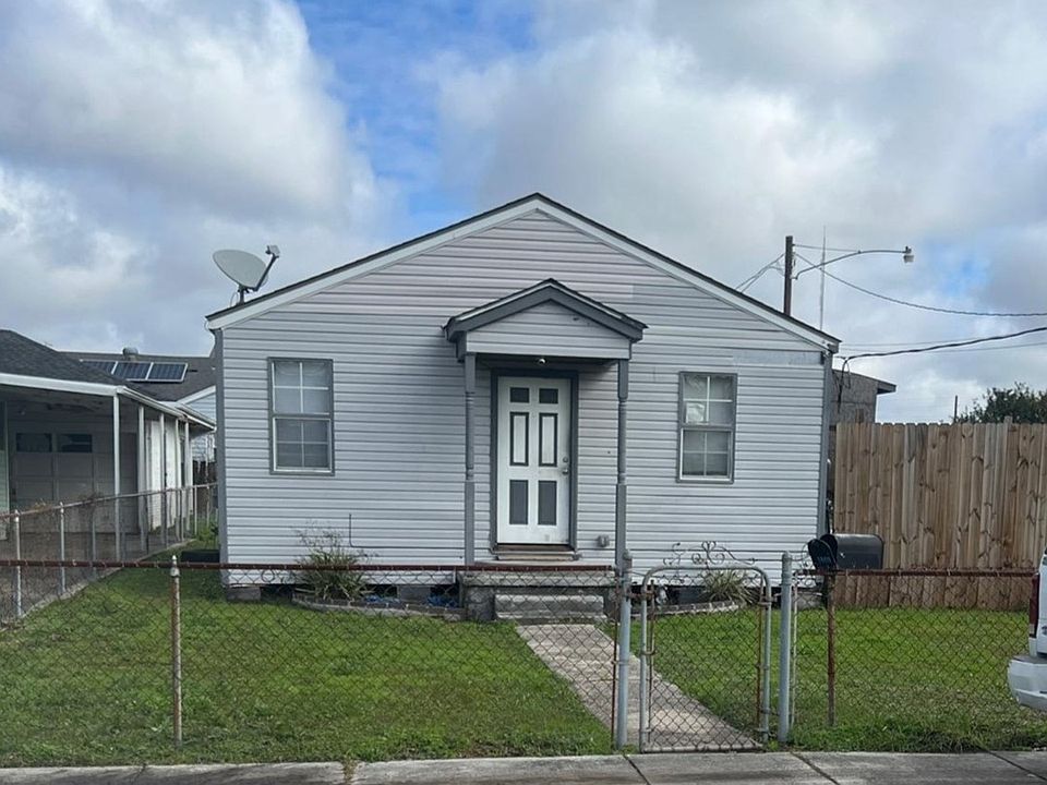 1st image of 1909 Stafford St