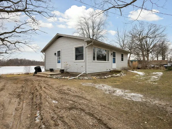 639 W Ruby Rd, Sheridan, MI 48884
