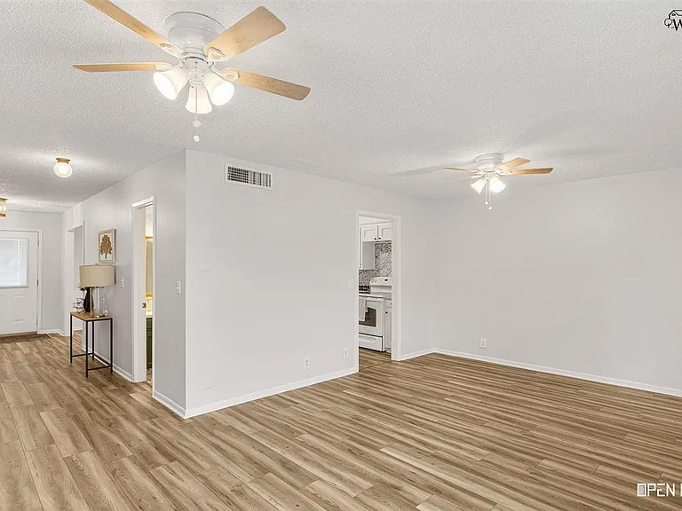 3006 Barrywood Dr — Photo 14