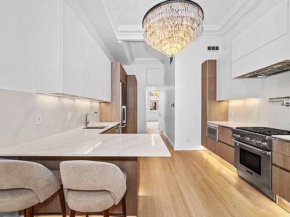 3rd image of 61 Commonwealth Ave APT 3