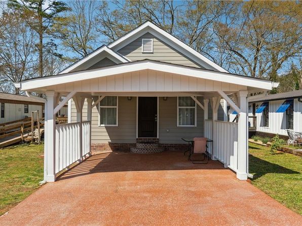 5577 Waterwood Dr, Gainesville, GA 30506