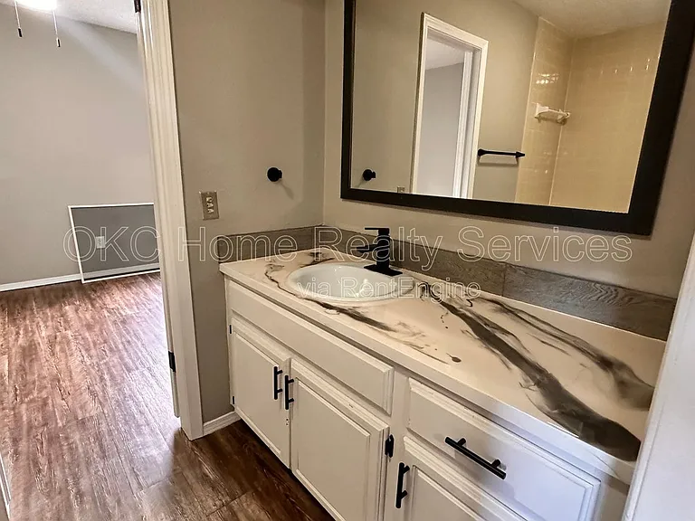 6713 Lyrewood Ln — Photo 22