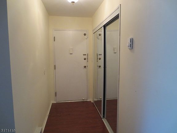 3rd image of 798 Eves Dr #1K-8101