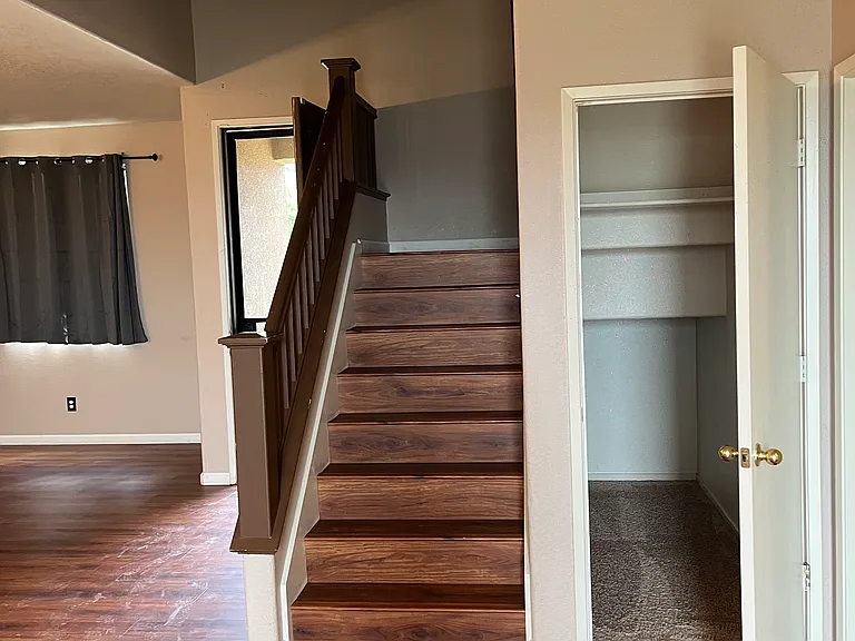 6047 Dresden Way — Photo 25