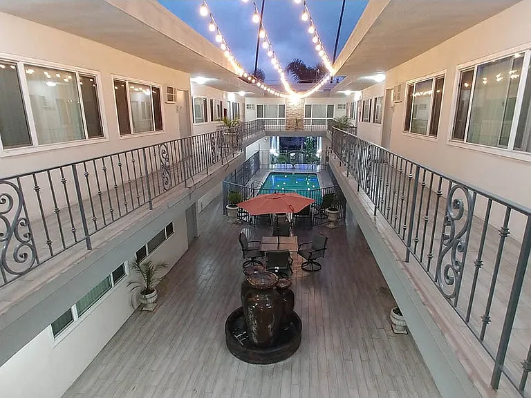 Edgemont Apts — Photo 17
