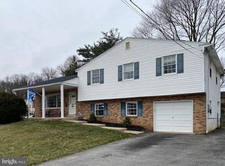 2200 Overlook Dr, Aston, PA 19014