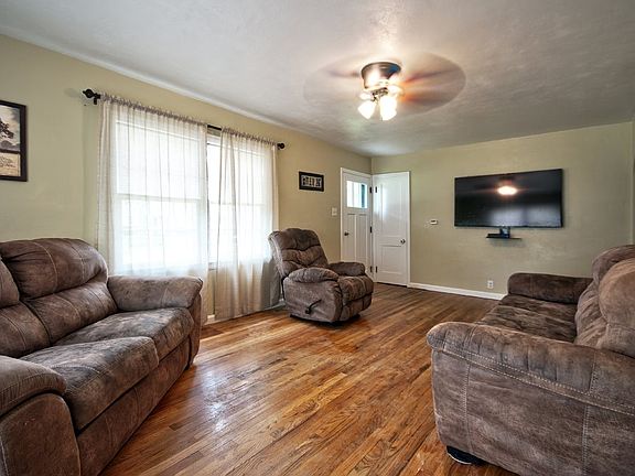 4th image of 2228 Inglewood Pl
