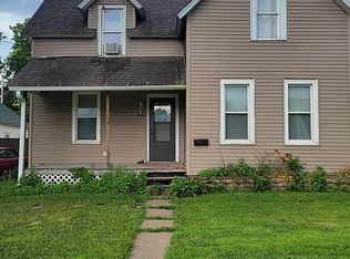 3631 Rockingham Rd, Davenport, IA 52802