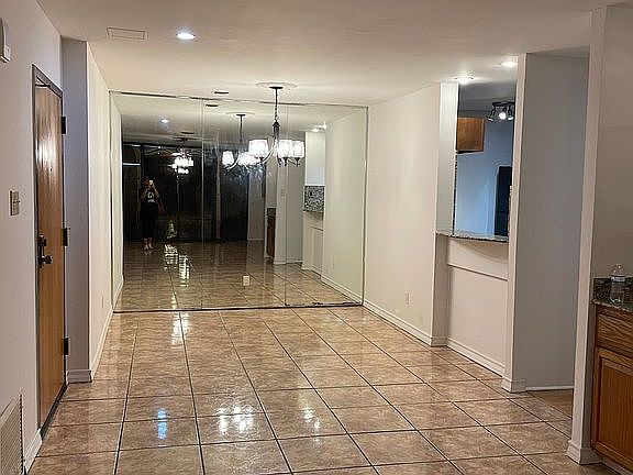 5th image of 1400 Ocean Dr APT 304A