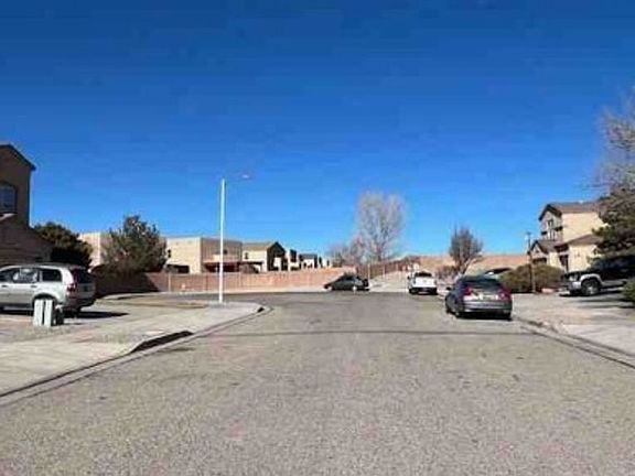 Exterior Neighborhood (street photo)