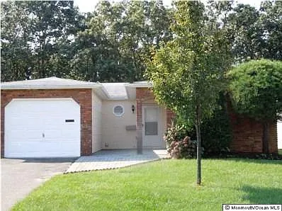 72 Central Blvd photo 1