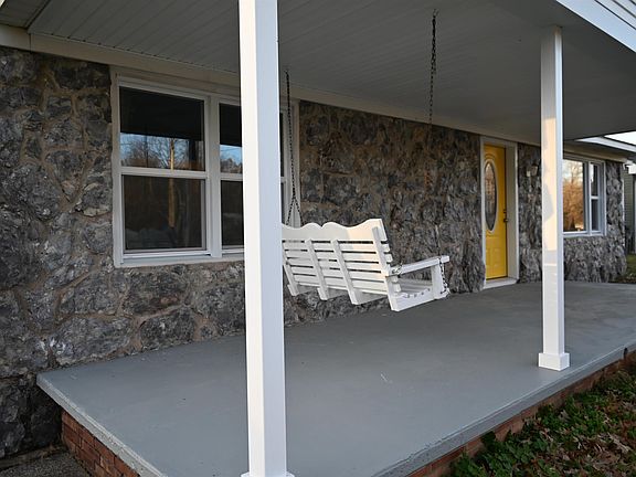 4th image of 608 Milliken Rd