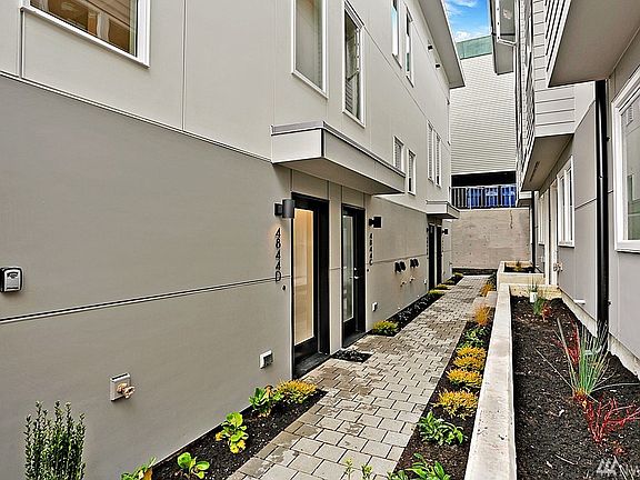 2nd image of 4844 Fauntleroy Way SW #A