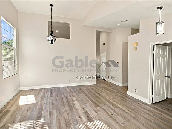 4th image of 25812 Webster Pl