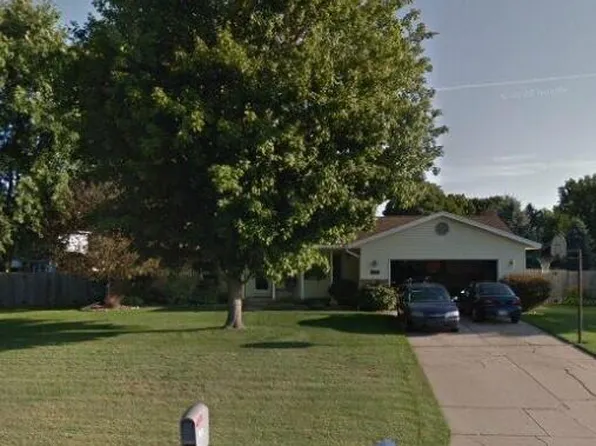 4125 Jeanola St NW, Grand Rapids, MI 49544