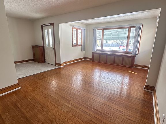 4th image of 305 S Ogden St