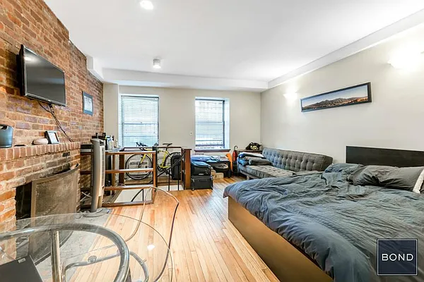 Rented by Bond New York | media 15