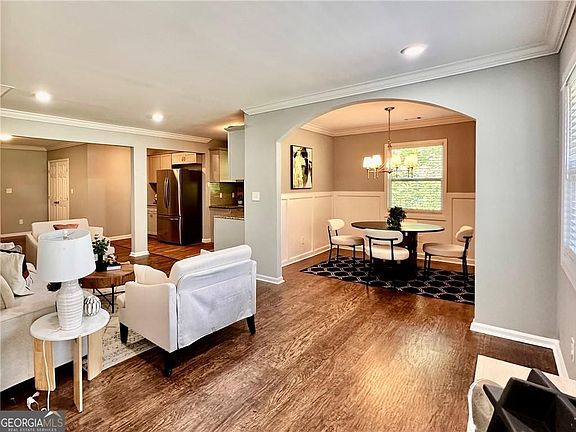 4th image of 856 Bridgewater St SW