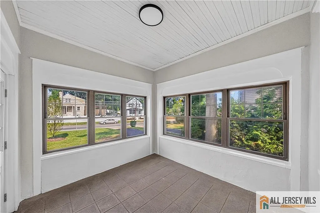 3 bed, 1.5 bath, $2,900 — Photo 4