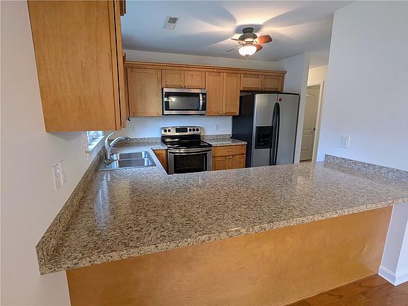 4th image of 3105 Village Green Cir