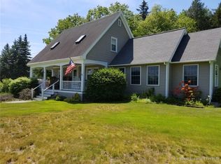 12 Oak Hill Rd, Boothbay, ME 04537