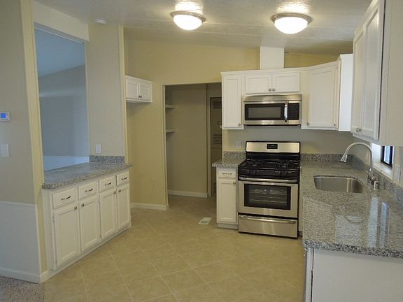 2nd image of 20 Rollingwood Dr Spc 123