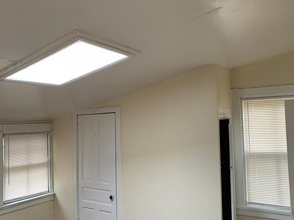 2nd image of 2654 Fenton Ave #2