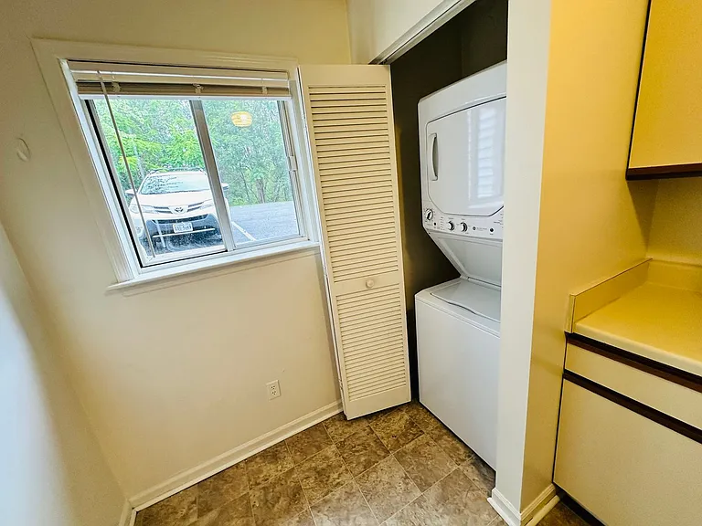 401A Berryfield Ln — Photo 5