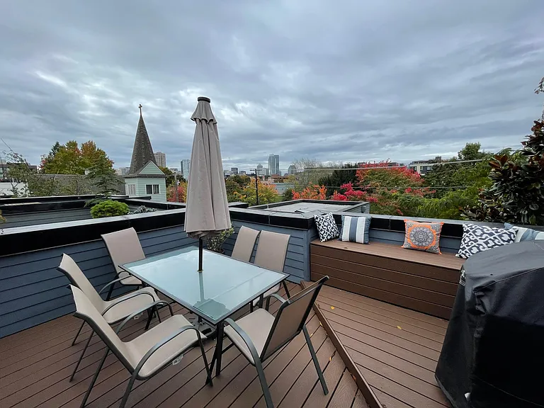 Rooftop deck