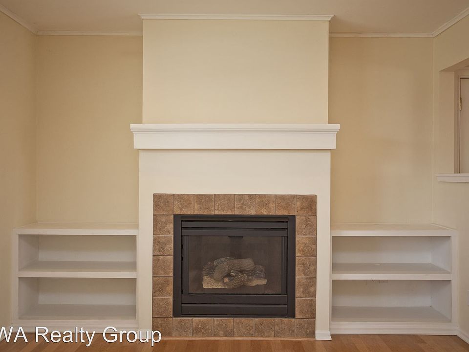 1st image of 33 Worcester Dr