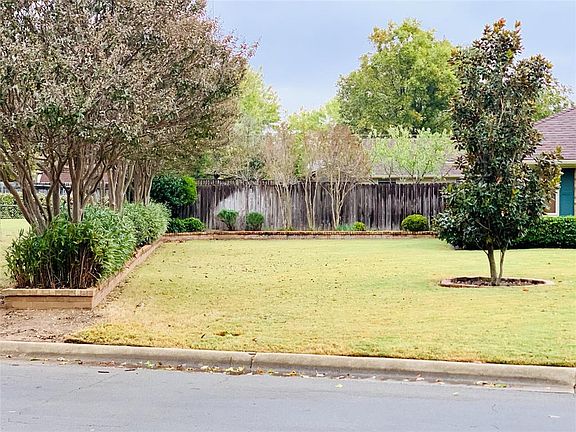 3rd image of 1423 Inglewood Dr