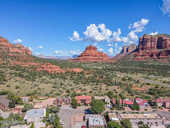 3rd image of 100 Canyon Circle Dr