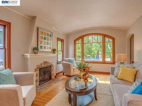 5th image of 1537 Paru St