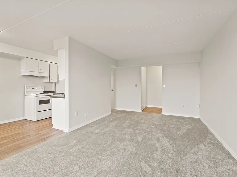 360 Caron Ave — Photo 9