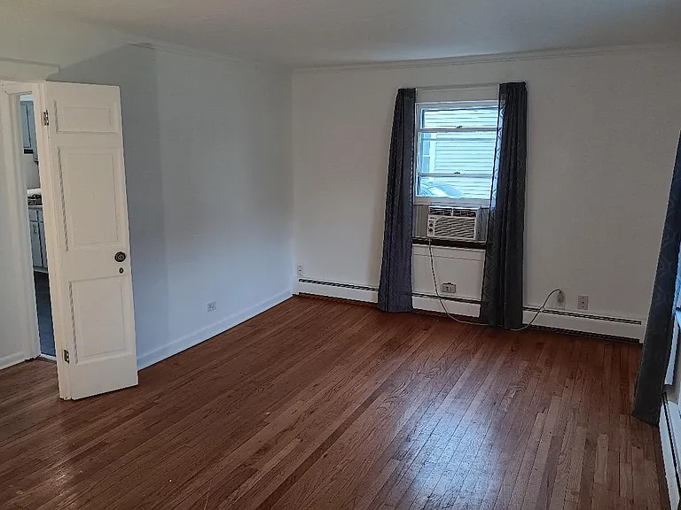 14440 Kolmar Ave — Photo 2