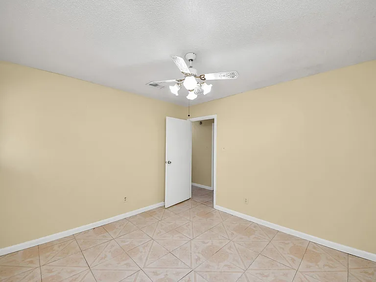 8105 Lanham Ln — Photo 21
