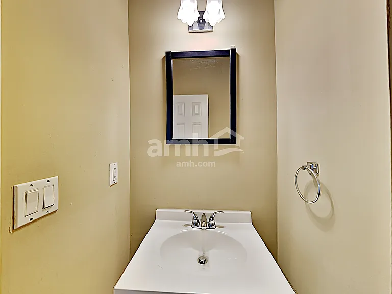 1852 Clear Springs Ln — Photo 10