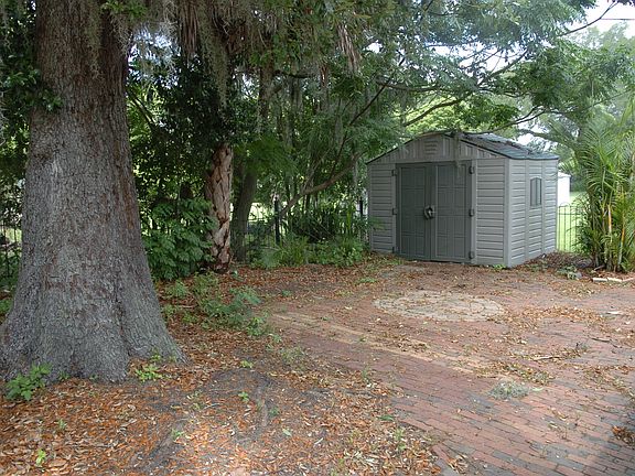 3rd image of 2262 S Bumby Ave