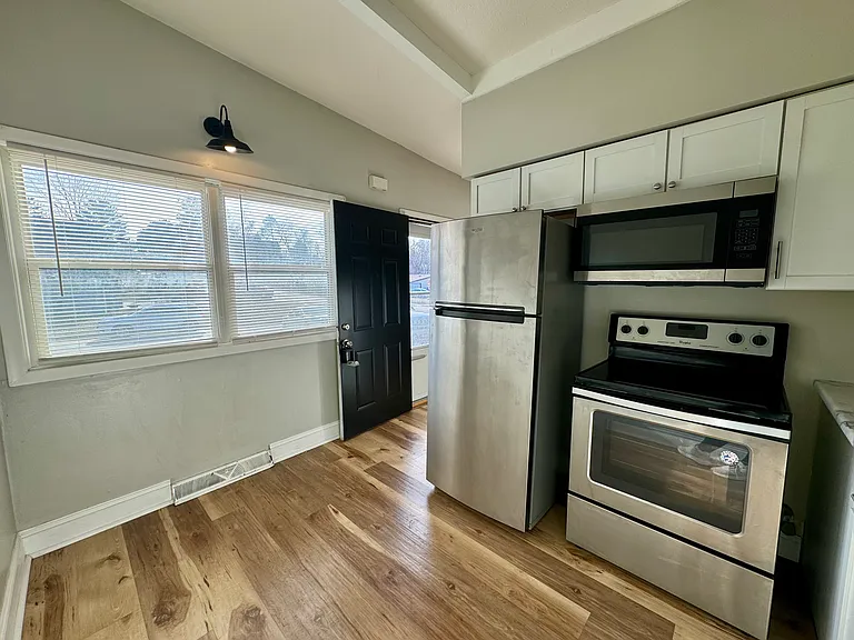 6552 Lafayette Ave — Photo 1