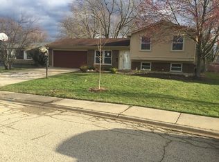 1025 Kingwood Ln, Lake Zurich, IL 60047