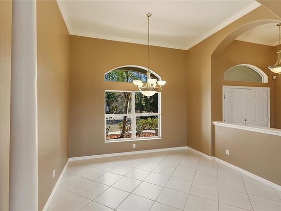 4th image of 2431 Waller Rd