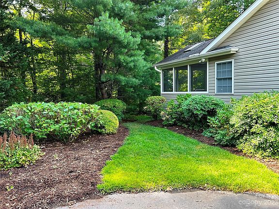 4th image of 111 White Cedar Ln