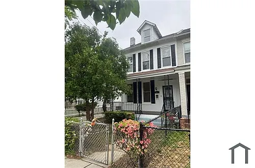 917 Hamilton St NW Photo 1
