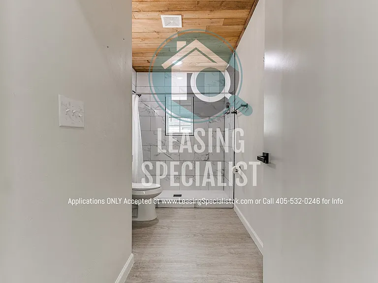 303 E Frank St — Photo 14